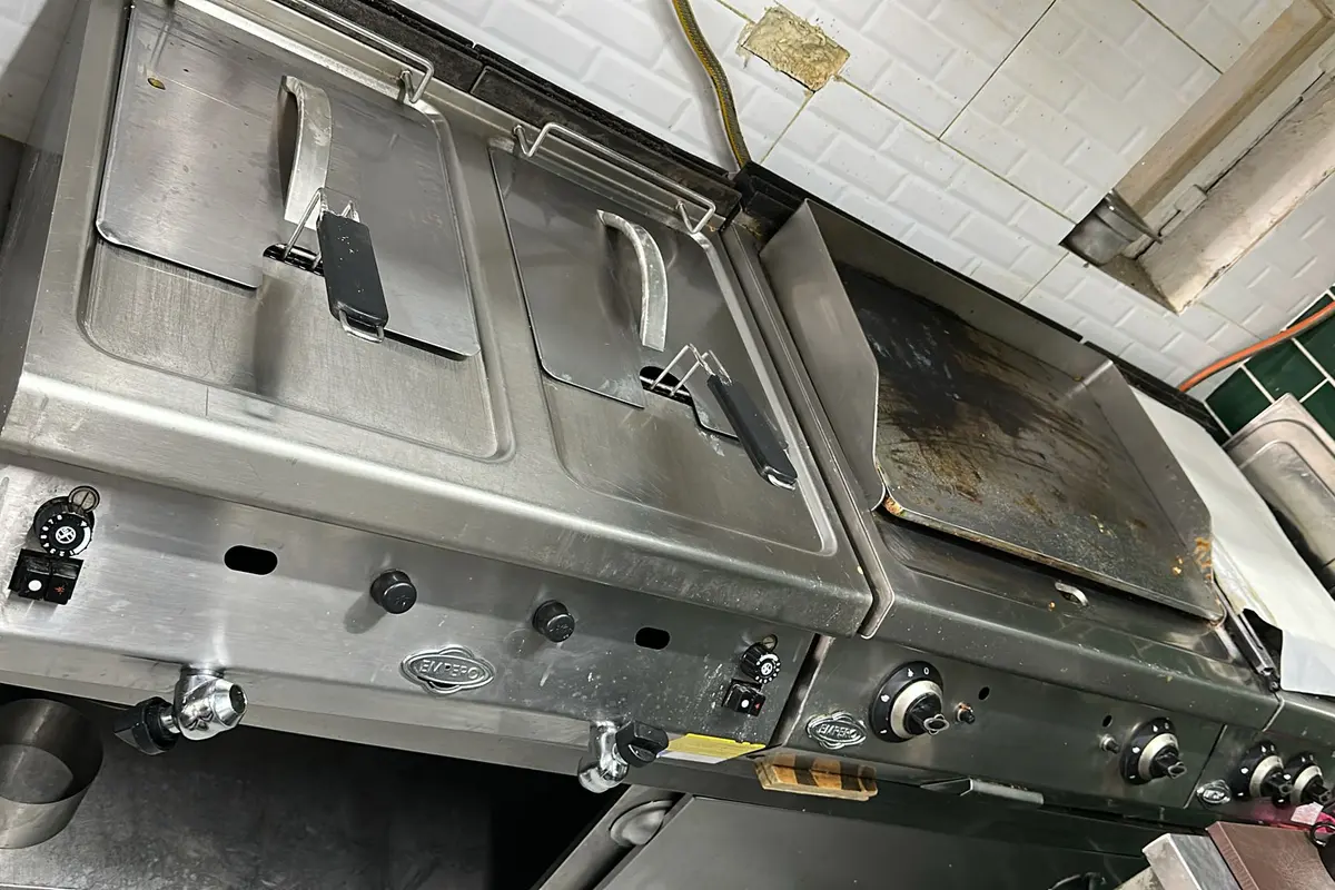 Sulu yemek servisi için benmari tezgâhı