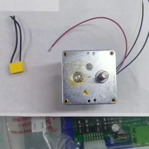 Döner ocağı yedek şiş motoru 220V, redüktörlü, döküm gövdeli, mil çıkışlı orijinal yedek parça.