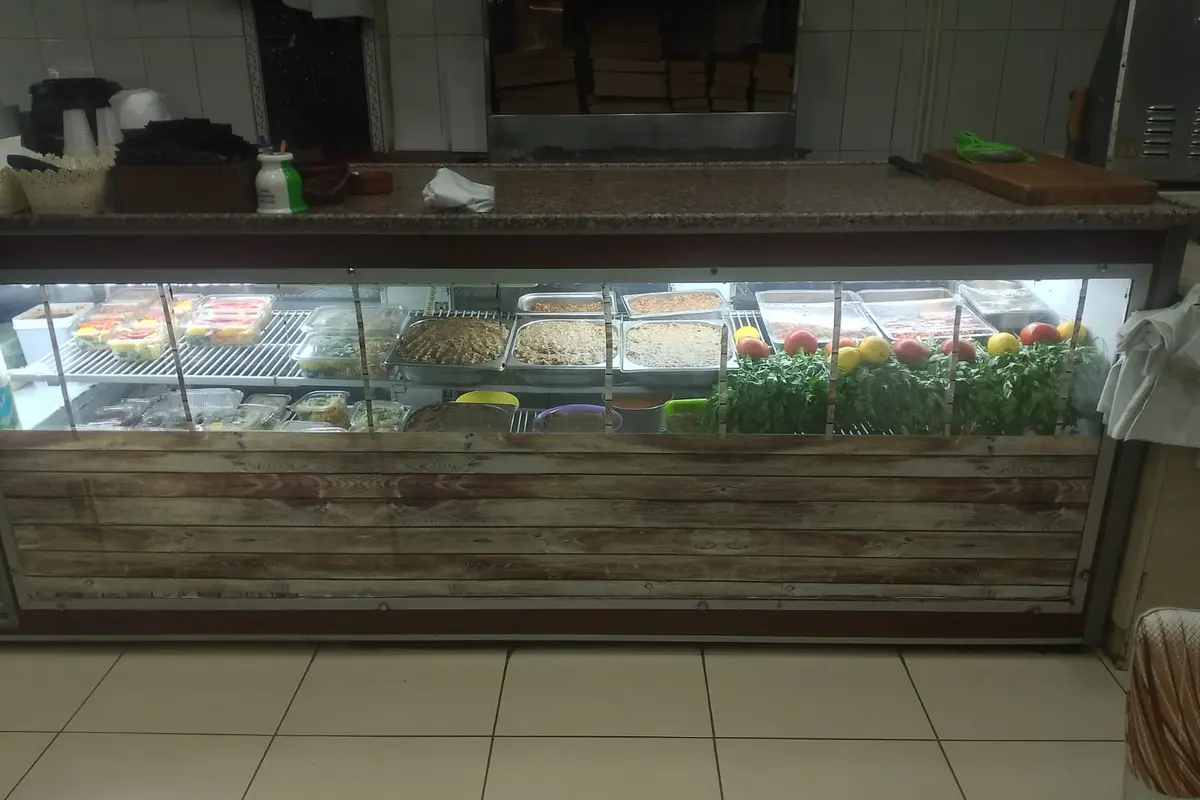 Uzun hatlı pastane teşhir dolabı servisi