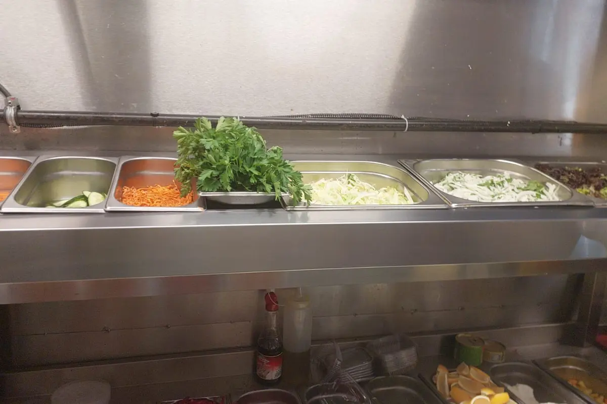 Pendik Endüstriyel Mutfak Servisi - Kar-Ser Teknik 2 Salata bar ve benmari servis hattı