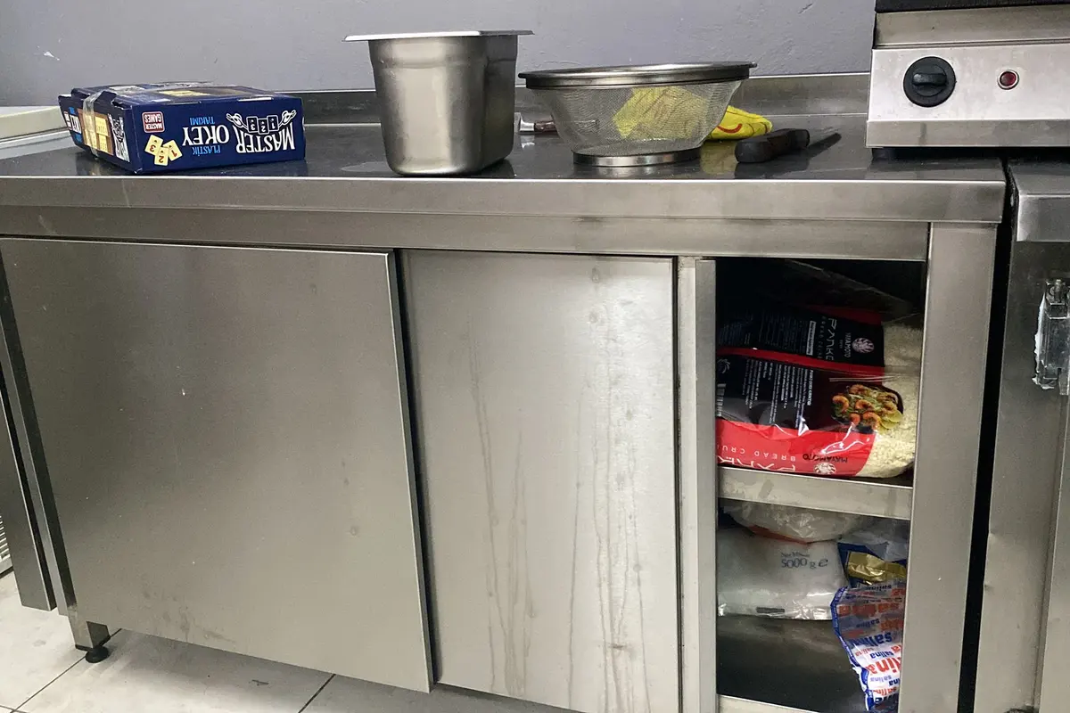 Paslanmaz tezgâh altı depolama dolabı