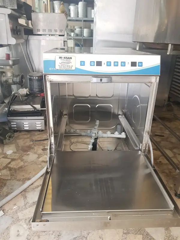 Endüstriyel bulaşık makinesi servisi — İnoksan Kadıköy Servisi | Kar-Ser Teknik saha çalışması